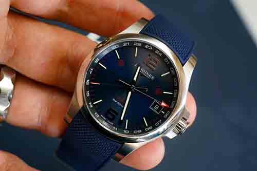 廣州浪琴手表維修處【清潔勞力士手表方法】