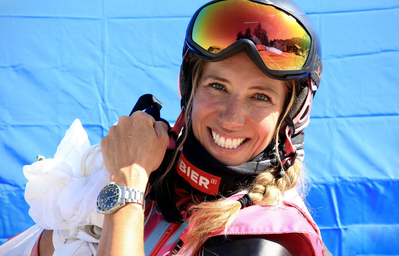 創(chuàng)世界先例 浪琴表支持太陽能飛機翼裝跳躍（圖）