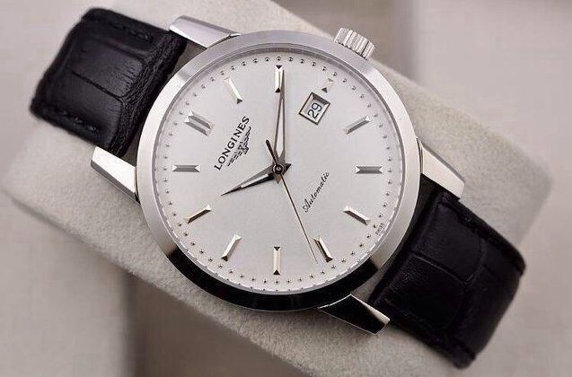 浪琴表盤銹跡斑斑，星辰匠藝助力，維修有方（圖）