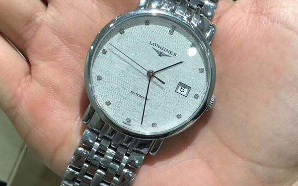 浪琴進(jìn)水怎么辦?專業(yè)處理，守護(hù)腕表“泳”恒魅力（圖）